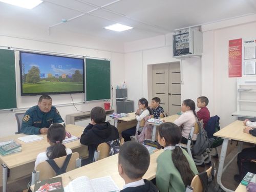 В образовательных учреждениях Тувы продолжается акция «Тонкий лед».