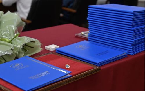 Глава Тувы наградил участников подготовки Международного буддийского форума