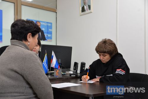 Доверенные лица кандидата в президенты России Владимира Путина продолжают принимать наказы от жителей Тувы