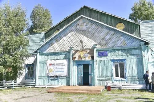 Владислав Ховалыг: «Добиваемся строительства новой школы в селе Торгалыге по нацпроекту»