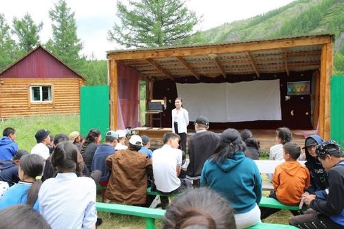 «Единая Россия» провела цифровой урок для школьников Барун-Хемчикского района