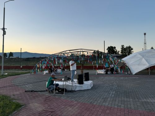 В Парке кочевников в Шагонаре каждую неделю проводится «Открытый микрофон»