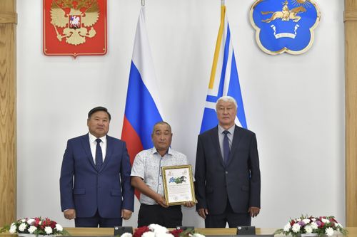 В Туве прошла торжественная церемония награждения шахтеров республики