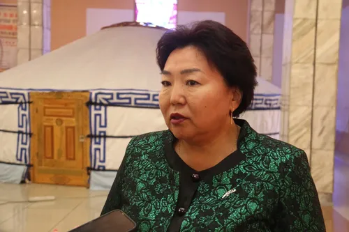 Лариса Куулар: «В 2023 году, объявленном годом педагога и наставника, должен повыситься престиж учительской профессии»