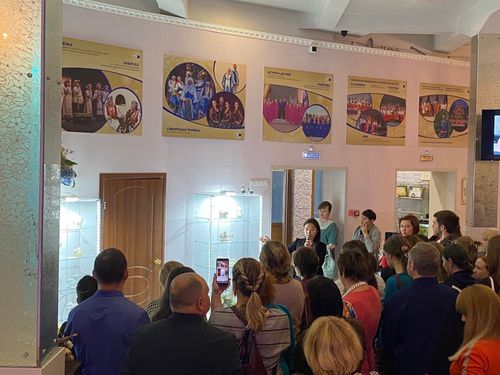 В Новосибирске открылась выставка работ тувинских мастеров и художников