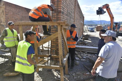 Тываның Баштыңы республикада школалар тудуун болгаш септелгезин хынаан