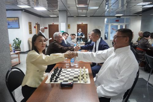 Год Огненной Лошади по восточному календарю судьи Тувы встречают шахматным турниром