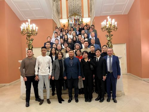 Глава Тувы встретился с молодежью из республики, проживающей в Москве