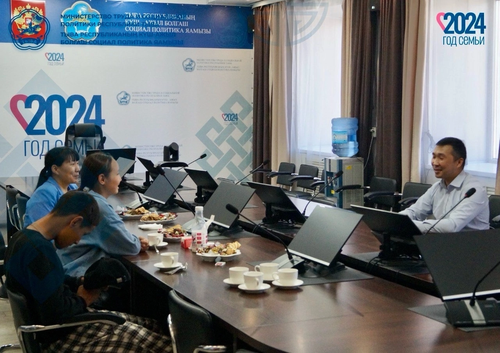 «Наставники: не рядом, а вместе!» Замминистра по социальной политике стал наставником двух школьников из Тувы