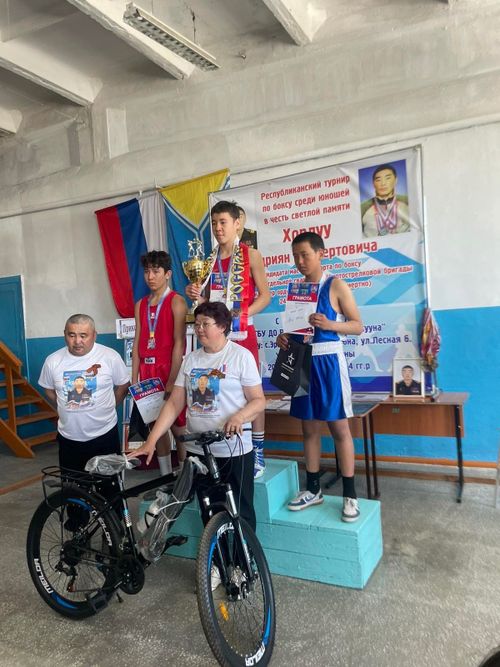 В Эрзинском районе прошел Республиканский турнир по боксу в память героя - сержанта 55-ой гвардейской мотострелковой бригады