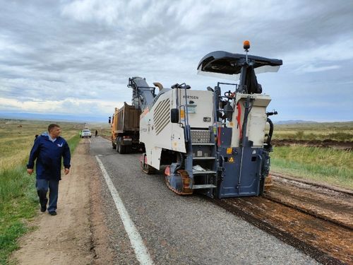 В Туве установили самый длинный автомобильный участок дороги, ремонтируемый в рамках нацроекта