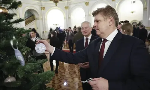 В рамках акции «Ёлка желаний» Анатолий Серышев поможет исполнить заветные мечты детей