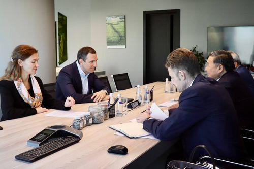 Глава Тувы провел рабочую встречу с генеральным директором Российского экологического оператора