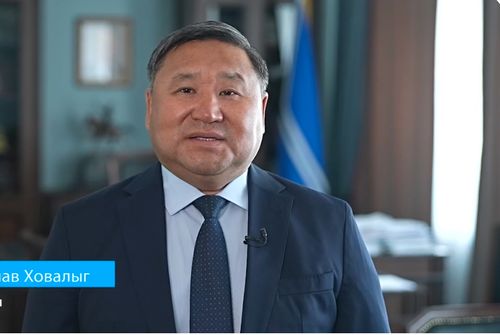 Глава Тувы Владислав Ховалыг обратился к выпускникам с напутствием