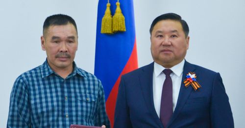 В Туве вручили госнаграды родным военнослужащих, погибших во время спецоперации на Украине