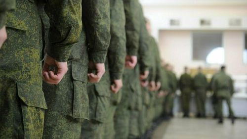 В Госдуме разработают отсрочку от армии для учителей и сельских медиков