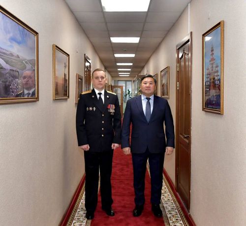 Глава Тувы поздравил сотрудников и ветеранов органов безопасности с профессиональным праздником