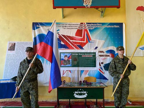 В Ак-Довуракском горном техникуме открыли «Парту героя» в честь Менги Салчака