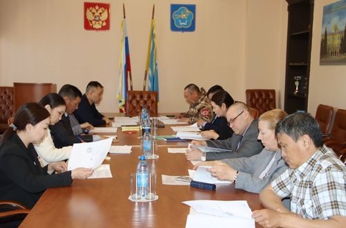 В Верховном Хурале подведены итоги опросов населения Тере-Хольского района