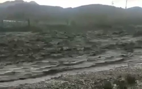 Обильные дожди спровоцировали спуск воды в городе Ак-Довураке