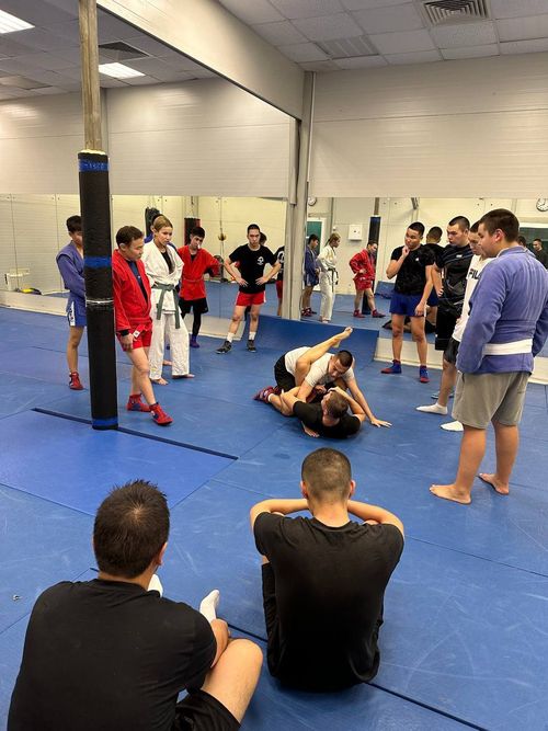 Известный самбист Саян Хертек проведет открытый мастер-класс для молодежи из Тувы в Москве