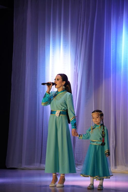 В Улуг-Хемском районе прошел конкурс красоты среди молодых мам