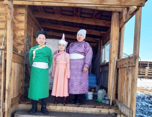 Аржаанчылар бот-боттарын деткижип турар