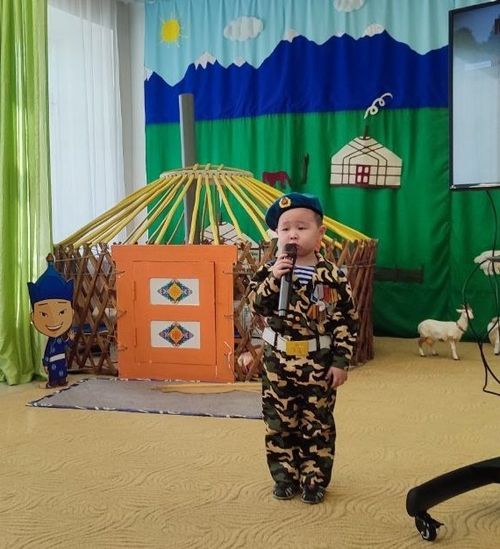 «Мээӊ ачам – камгалакчы» мөөрейниң тиилекчилери