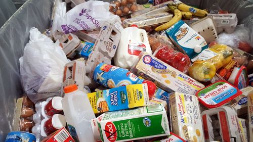 В России предложили перерабатывать просроченные продукты в корм для животных