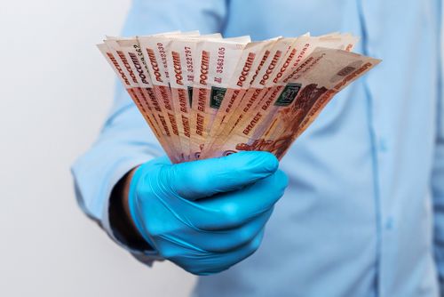 Правительство выделило более 1 млрд рублей на выплаты соцработникам