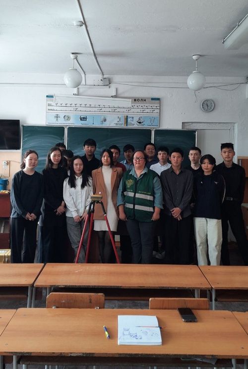 Школьникам Овюрского района рассказали об их правах и обязанностях в сфере земельно-имущественных отношений