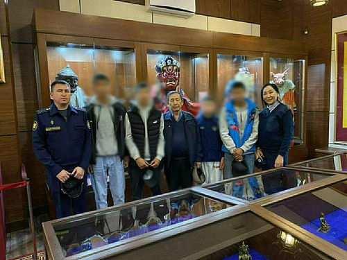 Для несовершеннолетних, состоящих на учете, организовали экскурсию по храму «Тубтен Шедруб Линг»