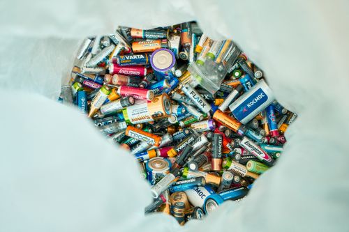 Жители Тувы за три месяца собрали более 2100 использованных батареек