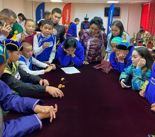 Тыва улустуң шаандан тура ойнап келген оюннарының бирээзи – кажык