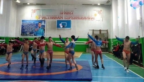 Кызыл-Хаяның спорт школазында