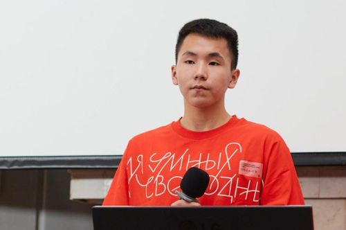 Выпускник гослицея Тувы Евгений Ховалыг выиграл образовательный грант на обучение в Университете Иннополис