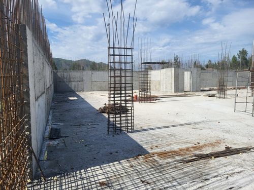 В Туве продолжается строительство трёхэтажного здания Дома-интерната для пожилых и инвалидов