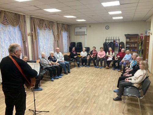 Народный писатель Тувы Артык Ховалыг представила новые стихи