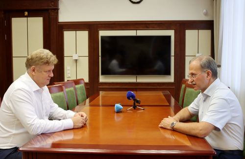 Полпред в СФО Анатолий Серышев провел рабочую встречу с директором Института ядерной физики Павлом Логачевым