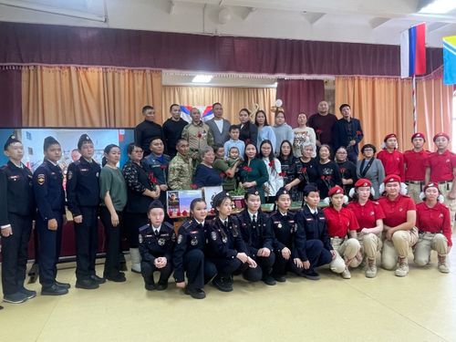 В Кызыле открыли Парту Героя в честь бойца Амура Тувет-оола