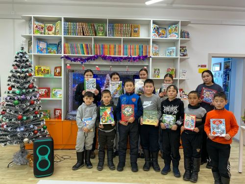 Детская модельная библиотека Ак-Довурака зажгла новогодние огни в сердцах юных читателей