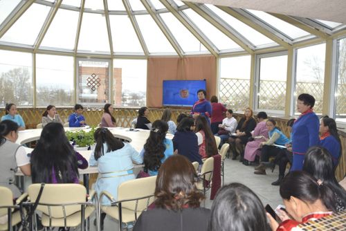 В ТИГПИ прошла дискуссия о роли тувинского языка в воспитании ребенка в детском саду