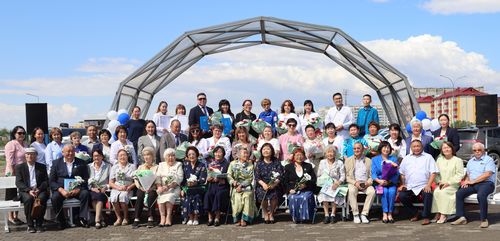 В Кызыле открыли «Доску почёта» с фотографиями ветеранов здравоохранения