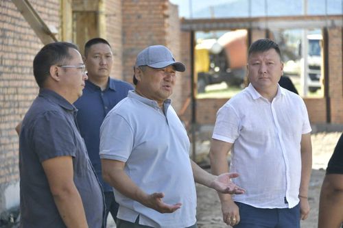 Глава Тувы, секретарь РО Владислав Ховалыг проинспектировал ход строительных объектов по Народной программе