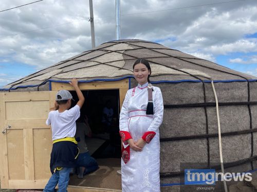 На Тос-Булаке стартовал республиканский конкурс национальных юрт