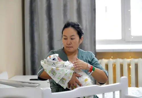 В Туве первым ребенком нового года стала девочка