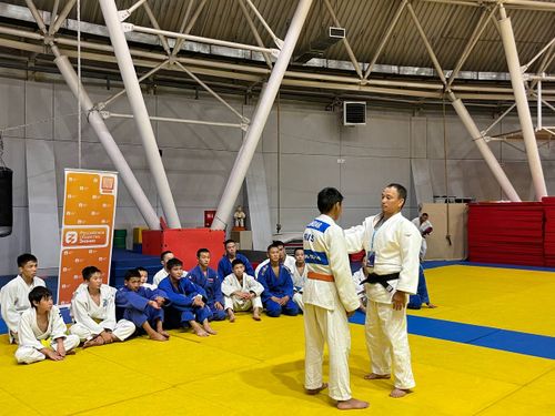 Темир Монгуш провел мастер-класс для юных спортсменов в спортивной школе «Субедей»