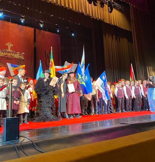 Эрзинские ансамбли блестят на сцене: победы на конкурсе «Душа России