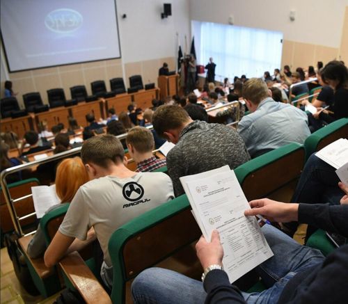 Минобрнауки РФ: «Студентов частных вузов могут призвать по частичной мобилизации»