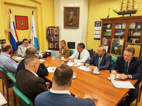 Владислав Ховалыг обсудил подготовку к буддийскому форуму с руководством Фонда содействия буддийскому образованию и исследованиям